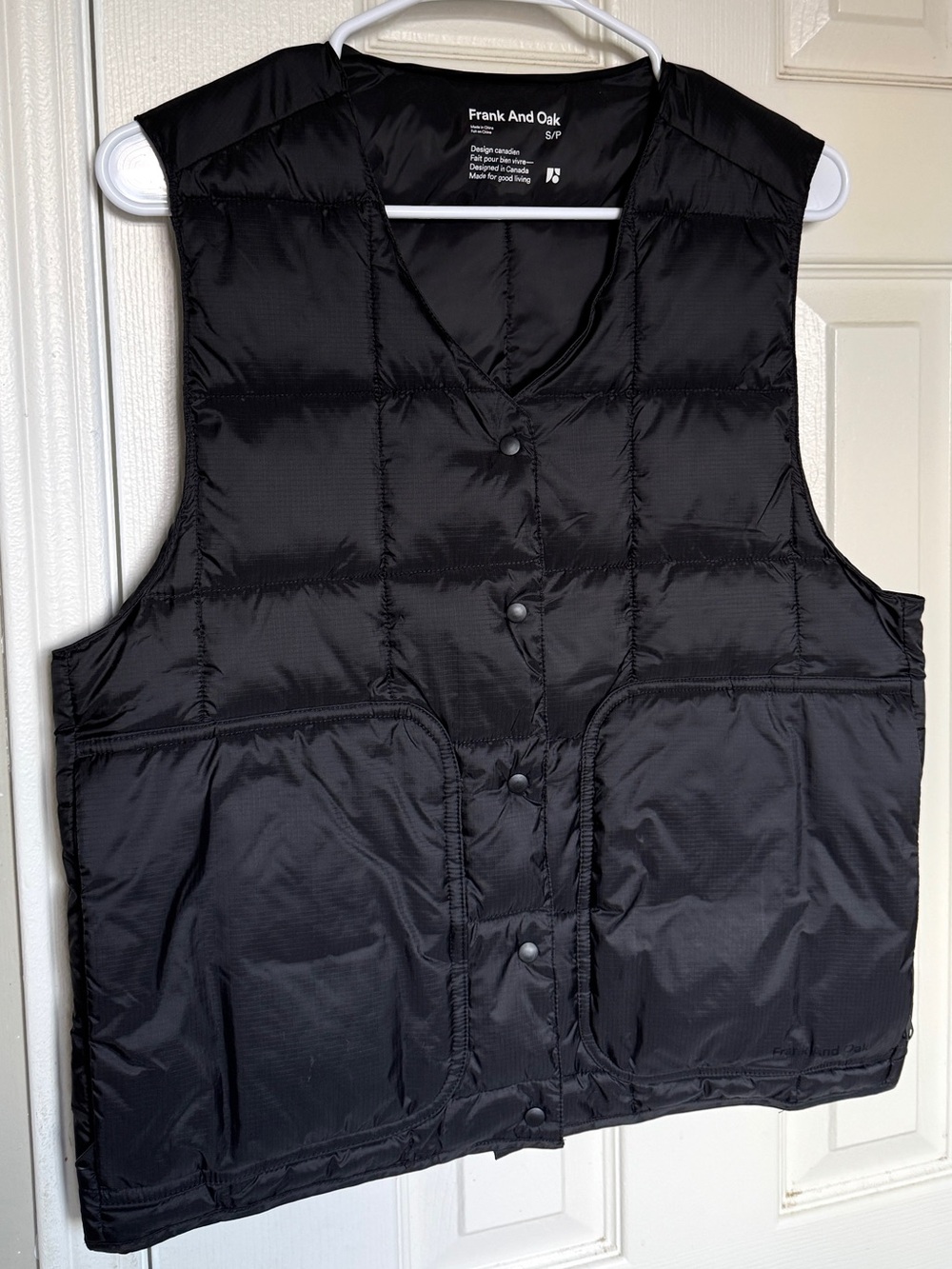 Womenās Puffer Vest, Small, Black